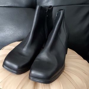 BASS Ankle Boots